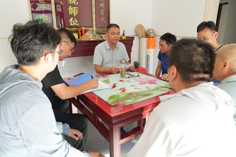 一线上党课_副本.jpg
